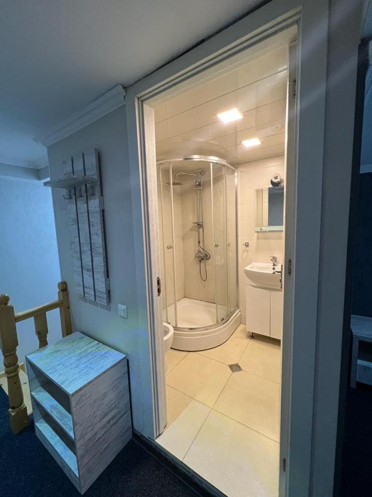 Elno Hotel Тбилиси Экстерьер фото