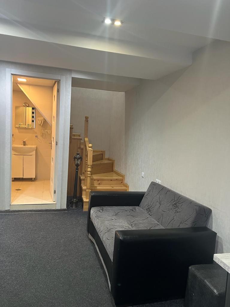 Elno Hotel Тбилиси Экстерьер фото