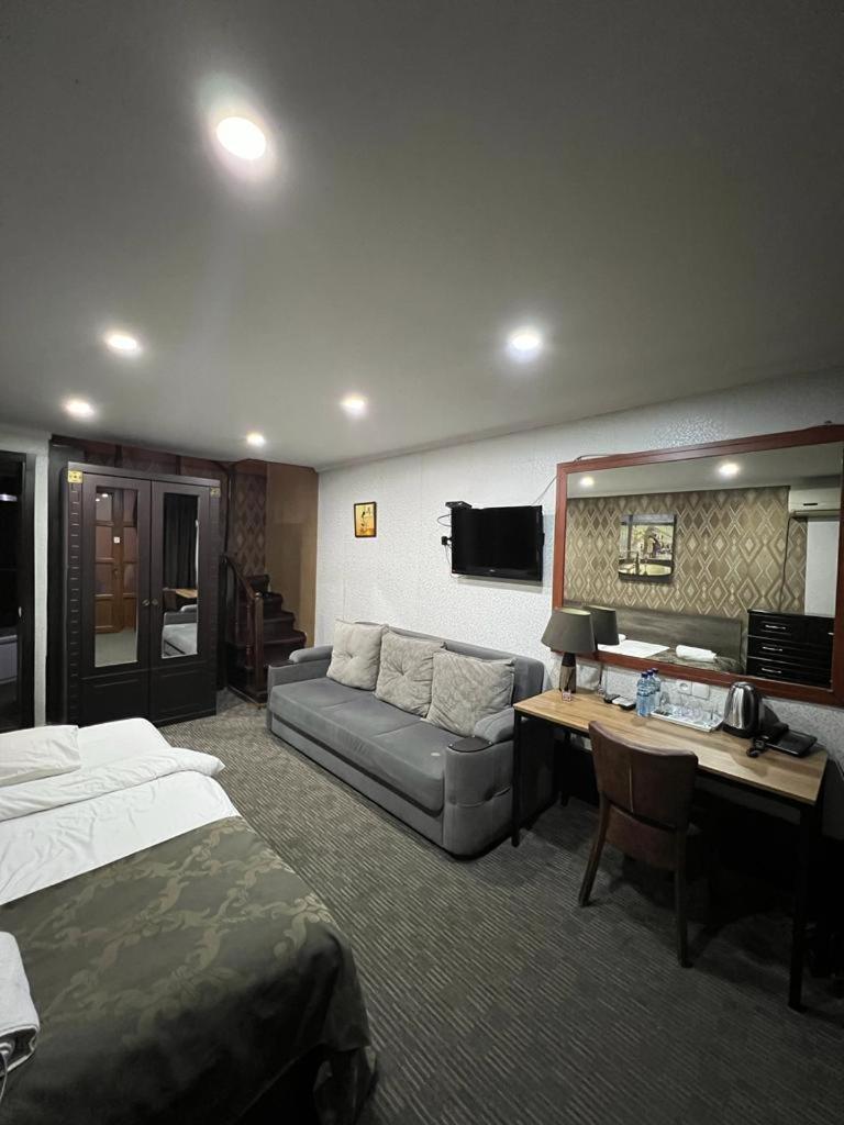 Elno Hotel Тбилиси Экстерьер фото
